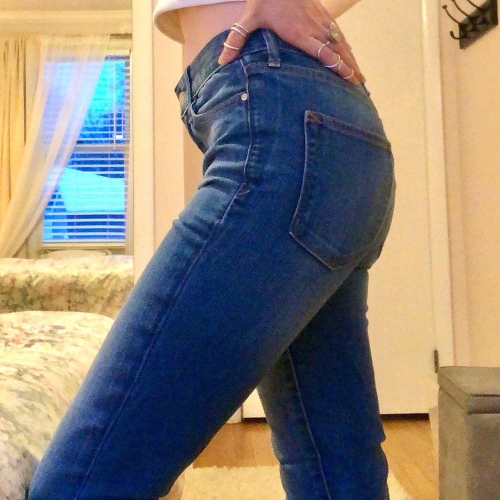 Gap mid rise blue jean